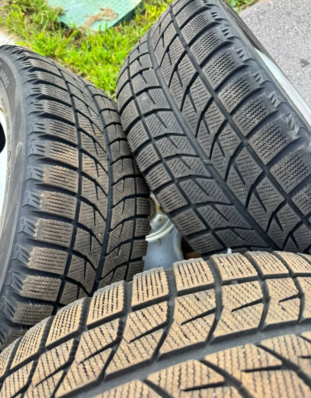 LIKE NEW Honda Accord Winter Tires on OEM Honda rims. 5x114.3. - photo 2