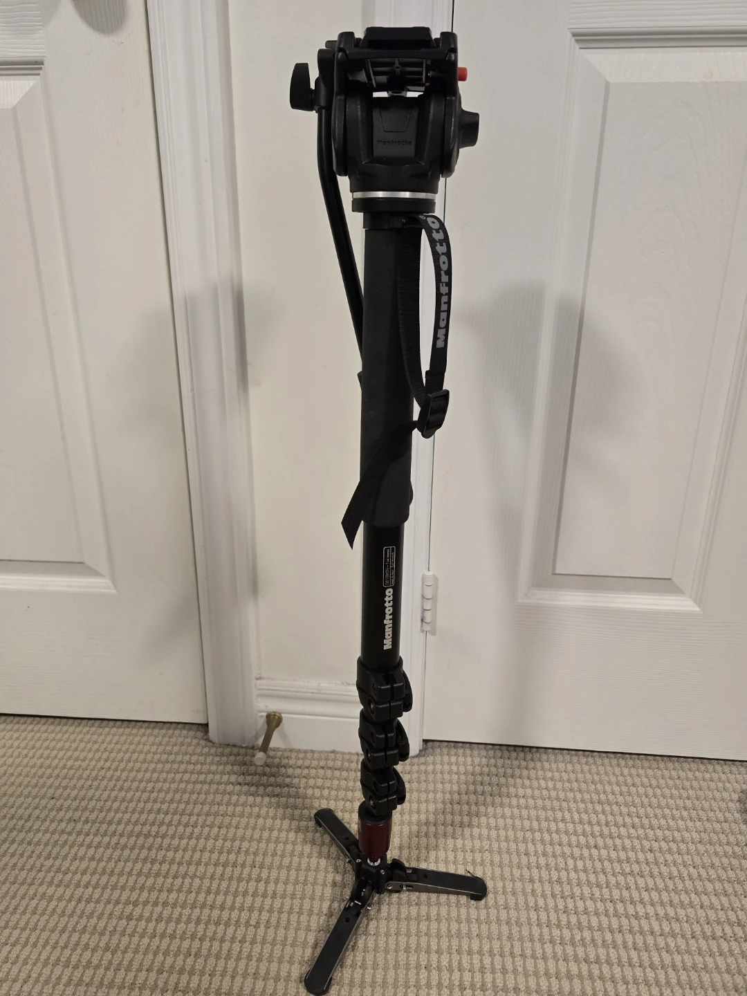 Manfrotto Monopod with 561HDV Fluid Head - photo 2