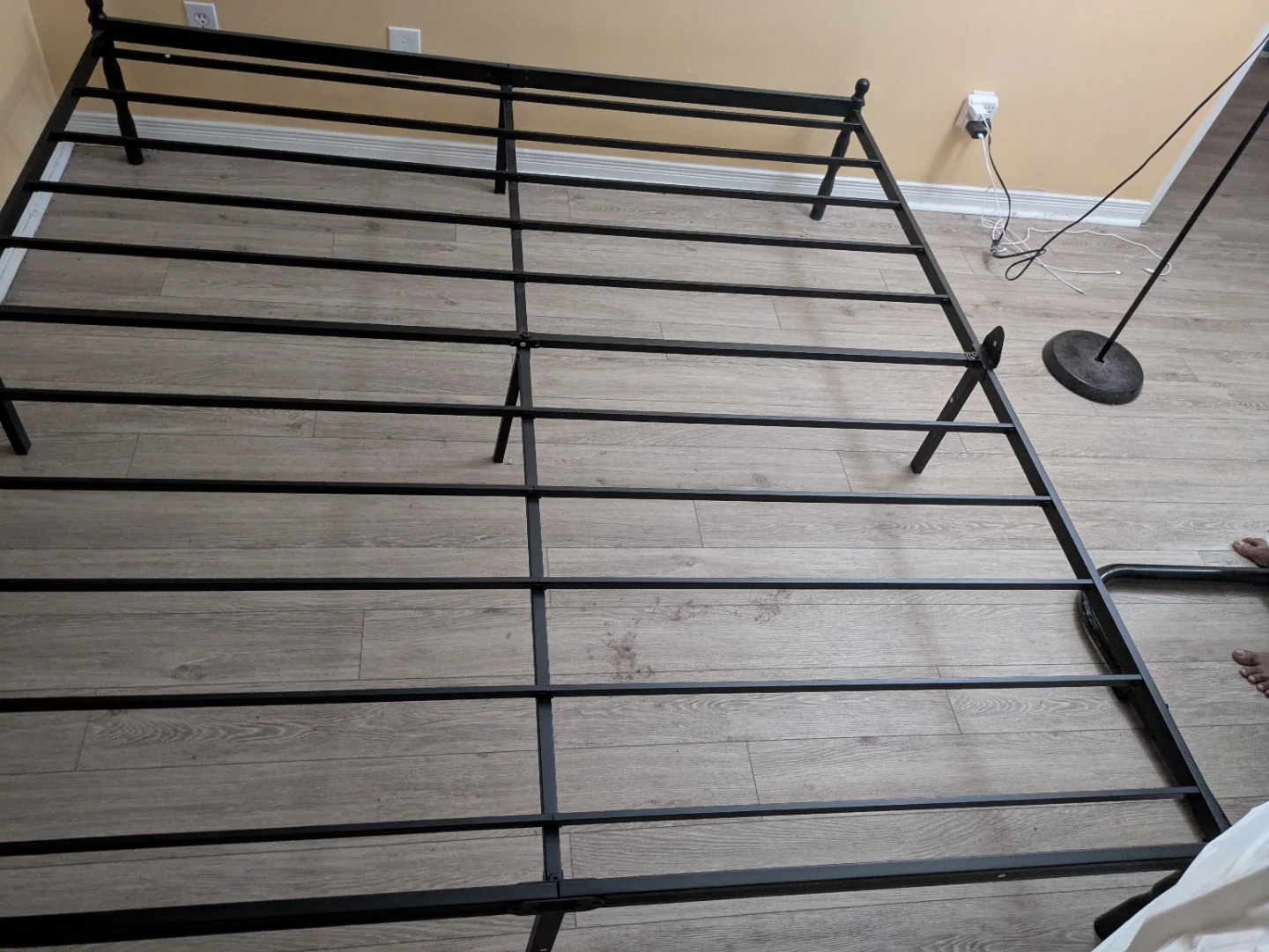 King Size Metal Bed Frame - photo 3