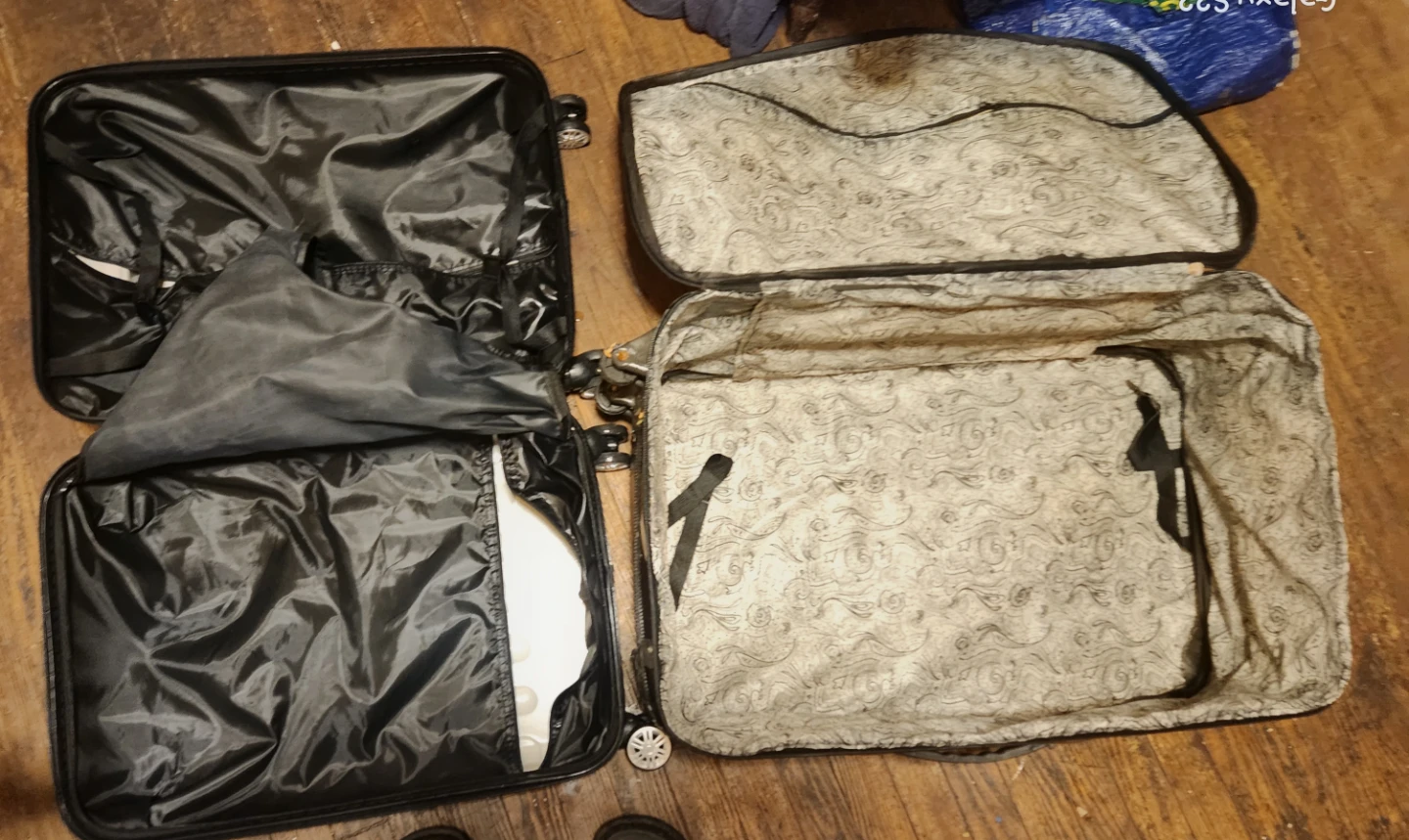 Set of two travel suitcases - photo 3