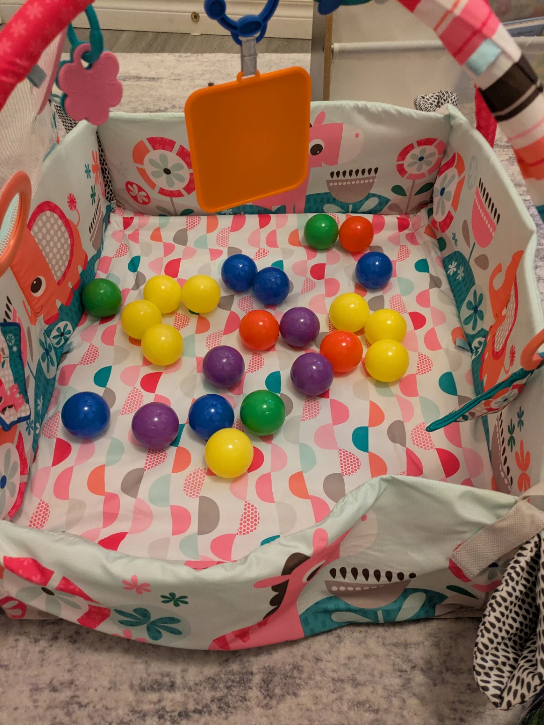 Bright Starts 5-in-1 activity center/ ball pit - photo 2