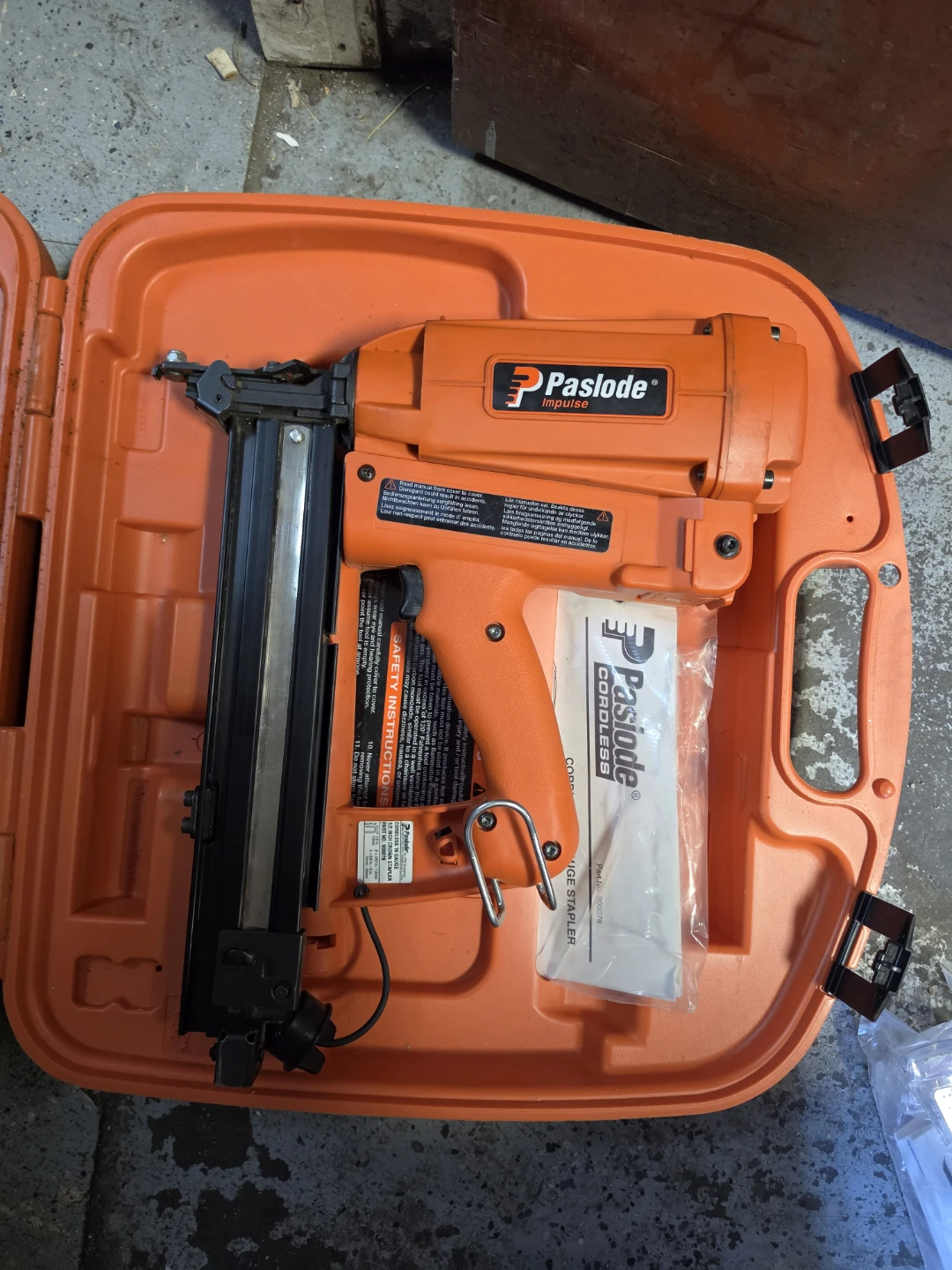 Paslode Impulse 16 Gauge Cordless Stapler - photo 2