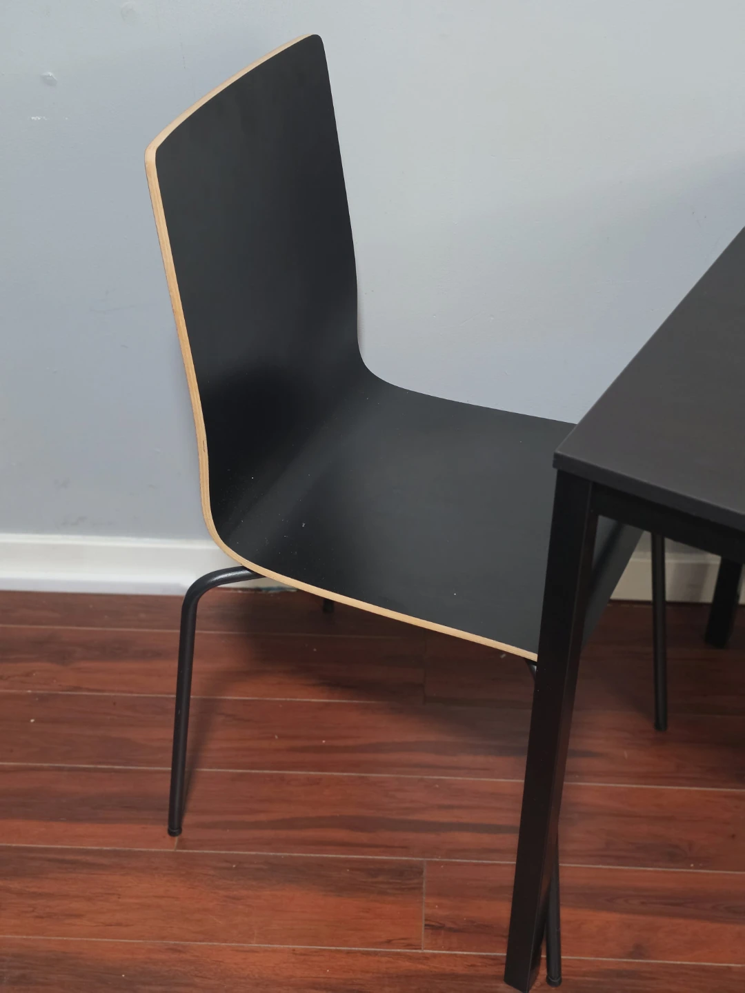 Table and Chairs - photo 2