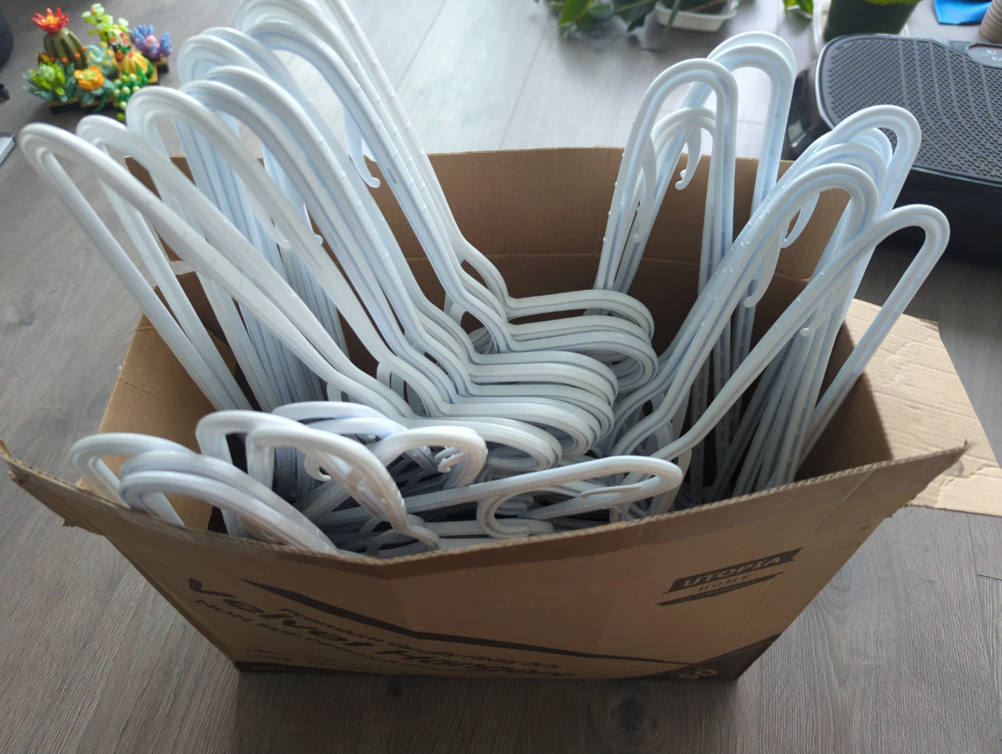 40 White Plastic Clothing Hangers