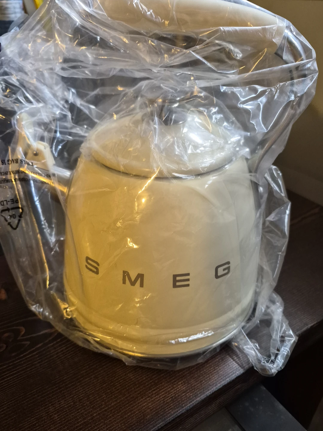 Smeg Stovetop Kettle Cream