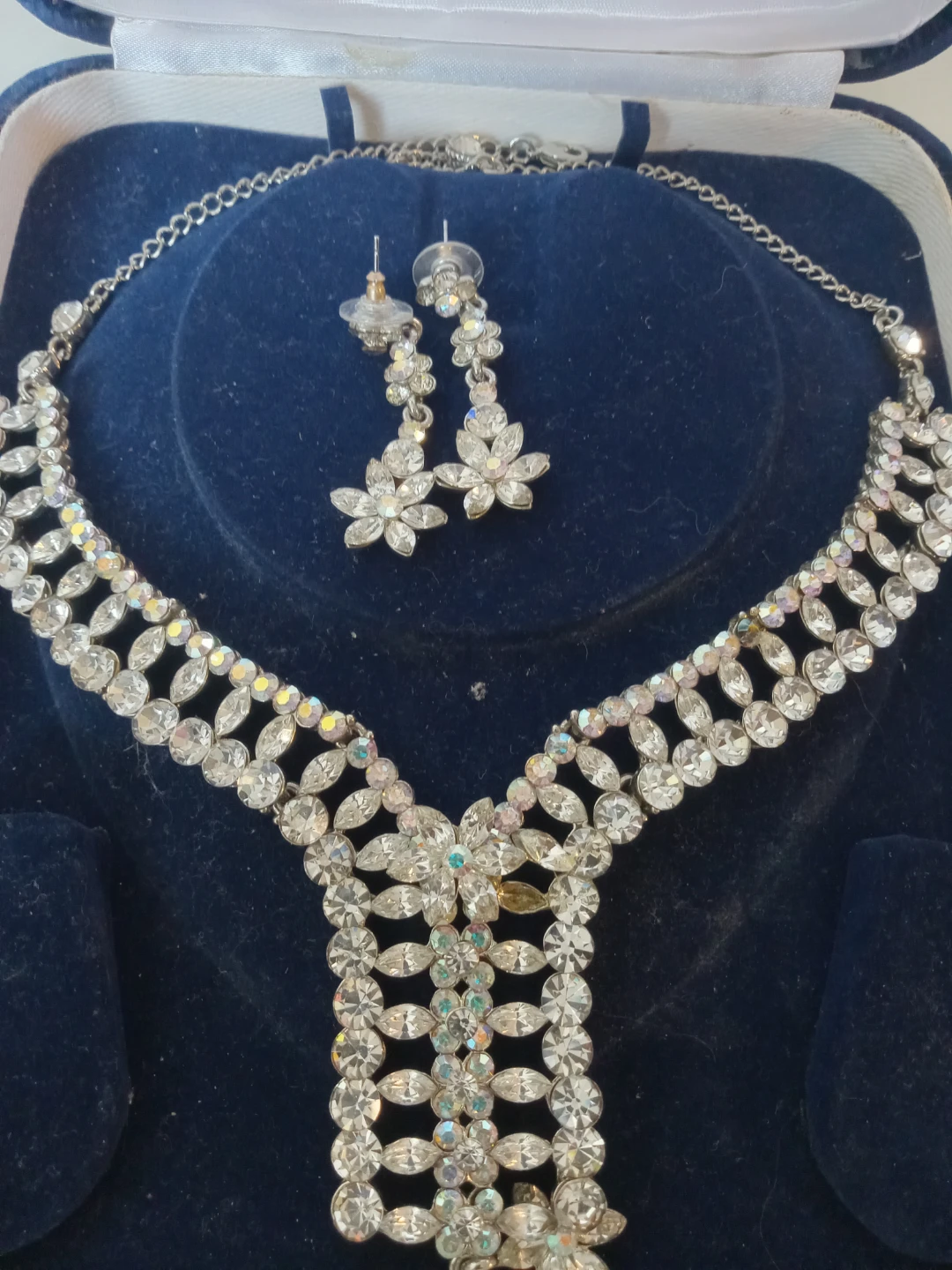 Crystal Flower Necklace and Earring Set - photo 3