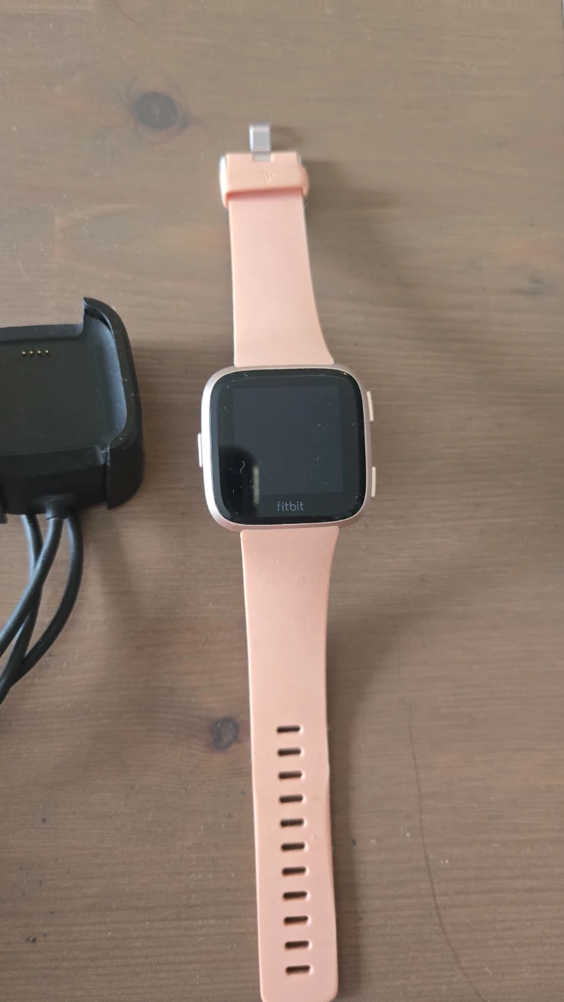 Fitbit Versa Smartwatch - Pink - photo 2