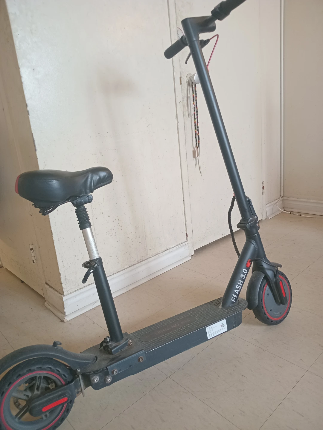 Fly On Wheels Flash 3.0 Electric Scooter - photo 3
