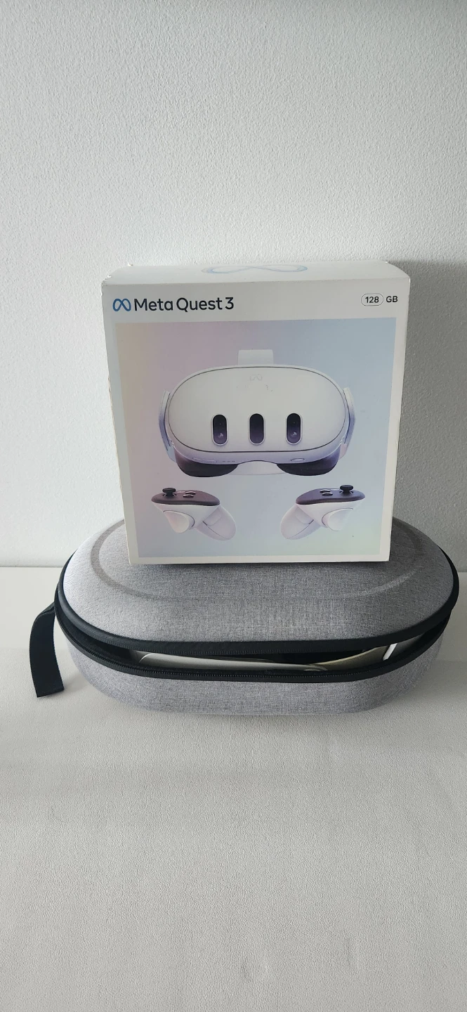 Meta Quest 3 128GB VR Headset with accessories - photo 2