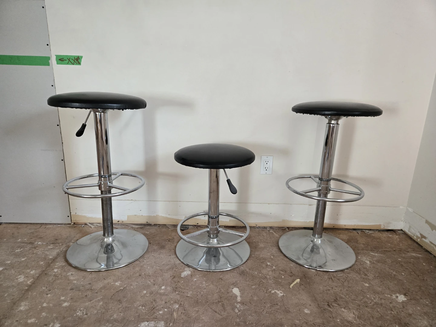 Set of 3 Adjustable Bar Stools