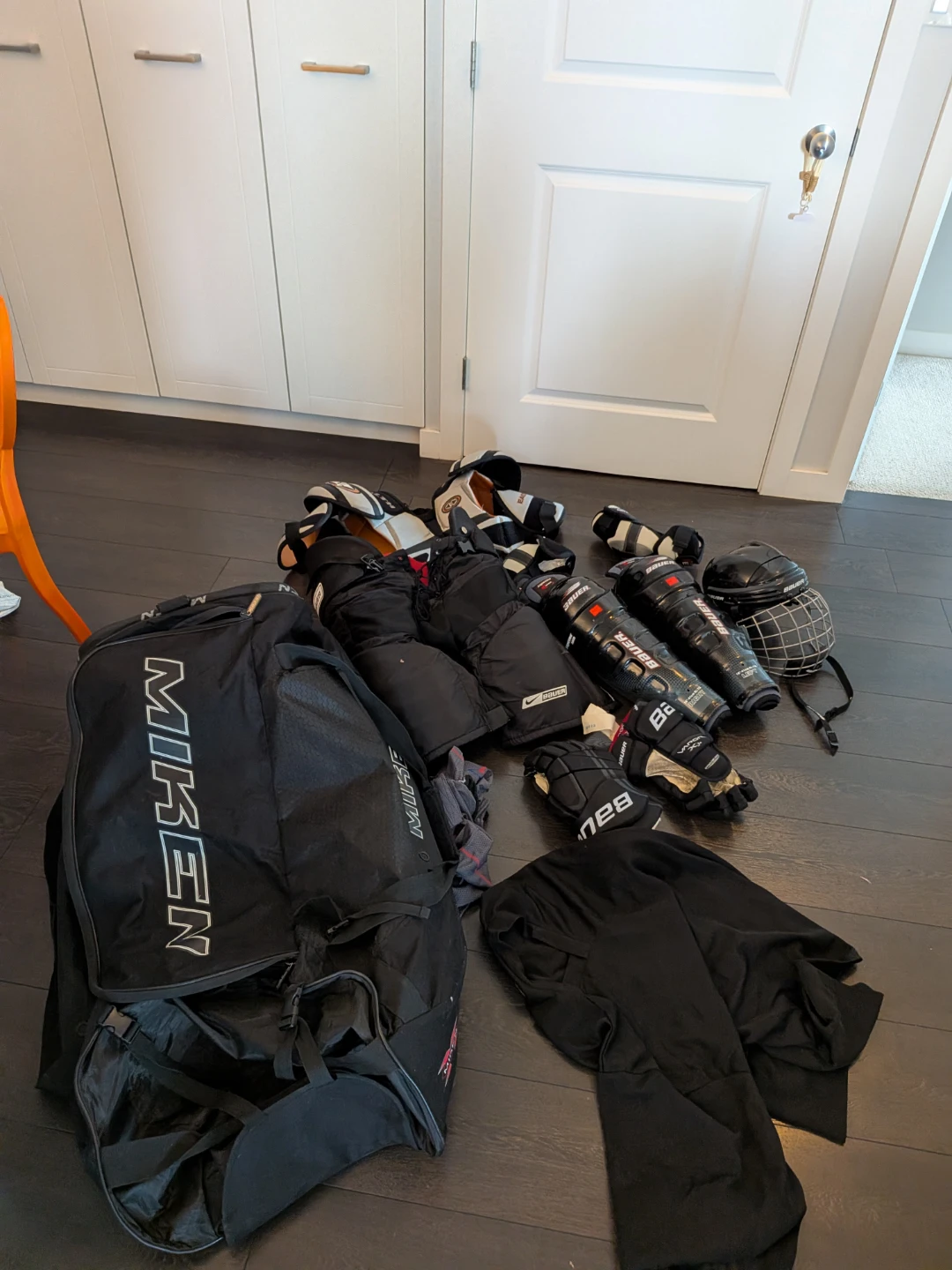 Bauer Hockey Gear Set with Bag