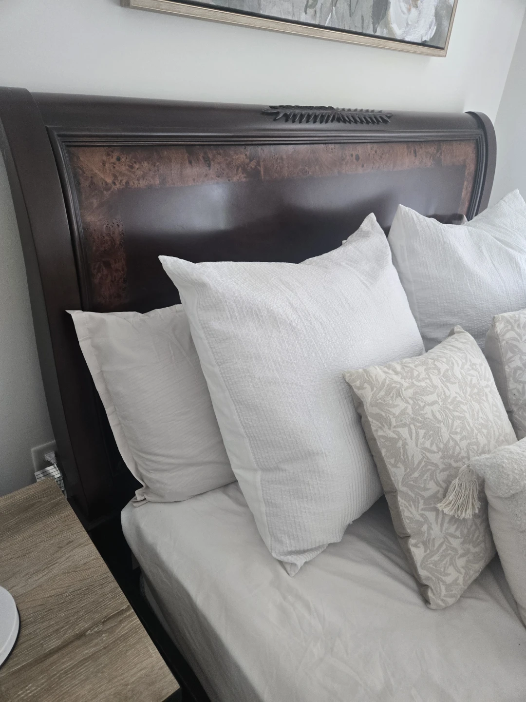 Queen size bed frame with Simmons mattress - photo 2