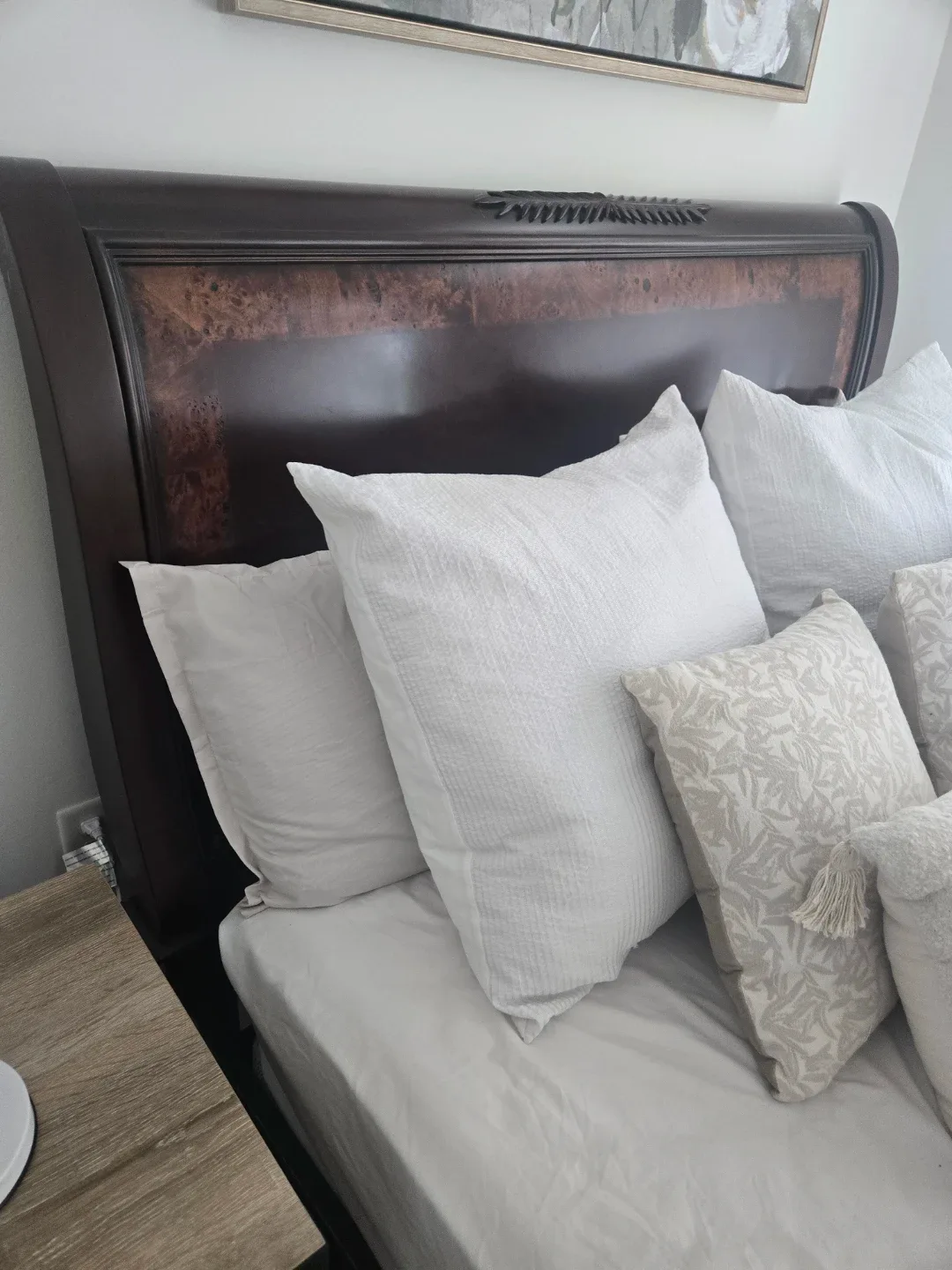 Queen size bed frame with Simmons mattress - photo 2