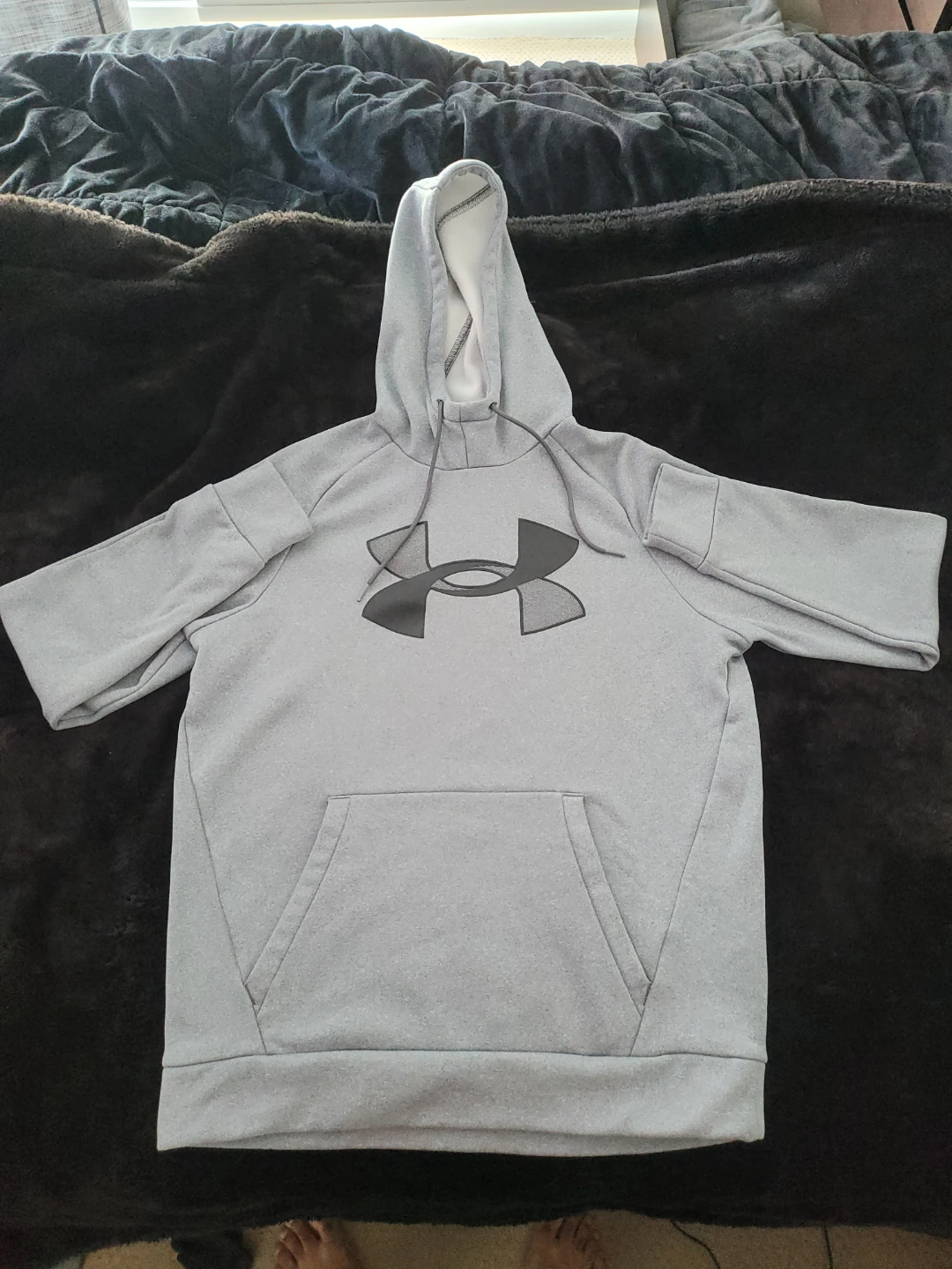 Under Armour Grey Hoodie - Medium