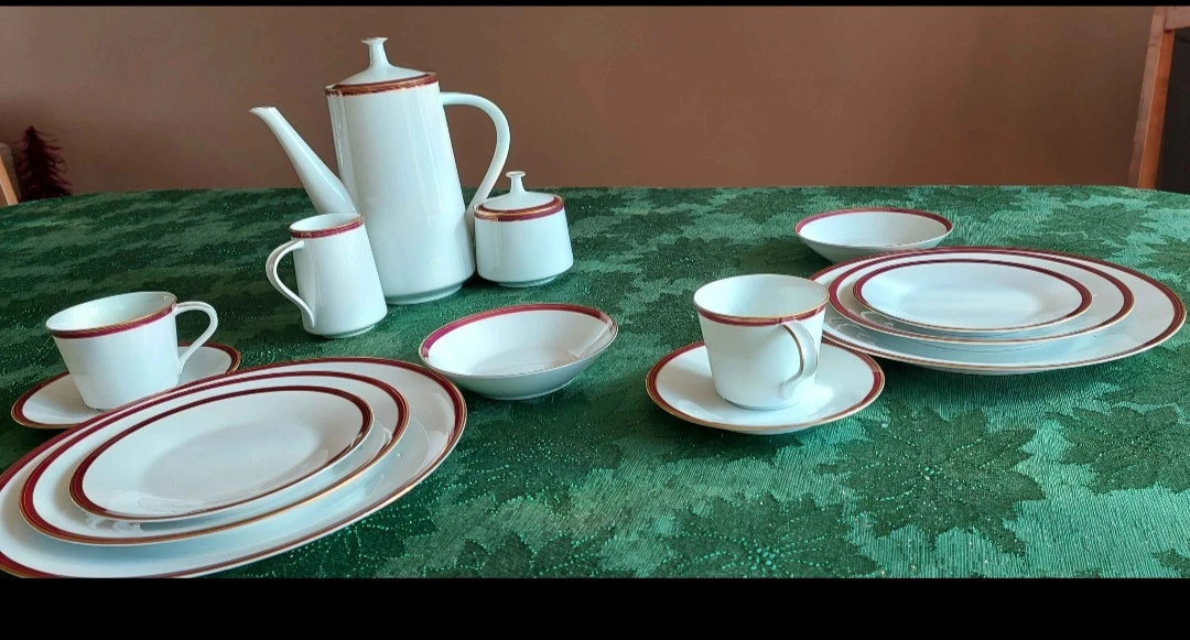 Noritake Royale Claret Dinnerware Set - photo 2