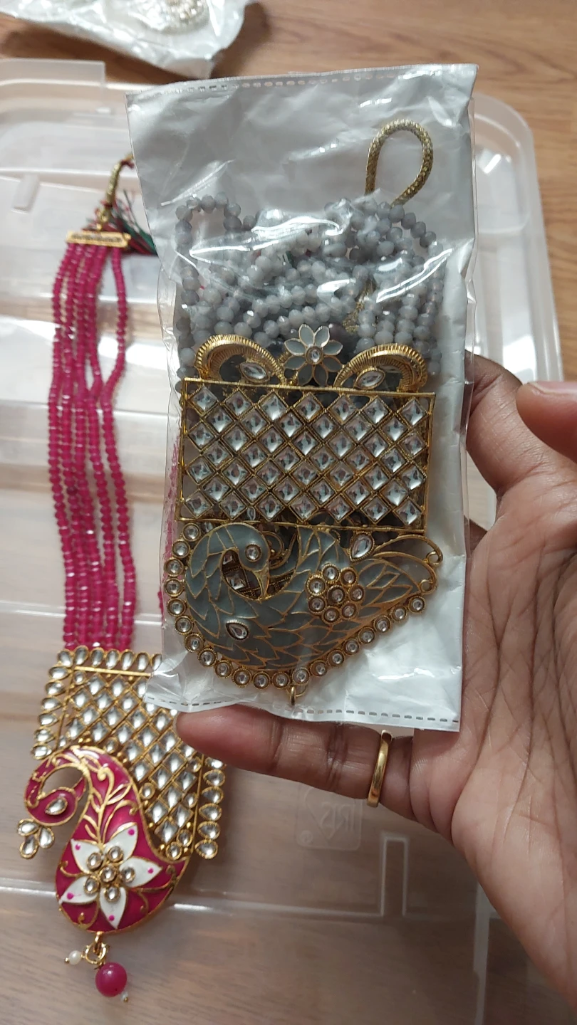 Necklace sets with earrings on sale - photo 5