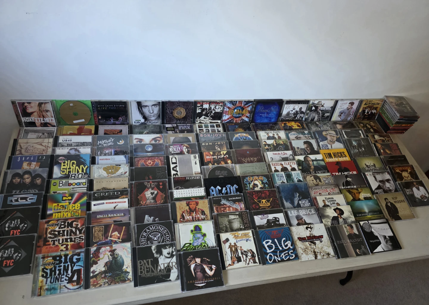 (123) Large Collection of CDs 🏈