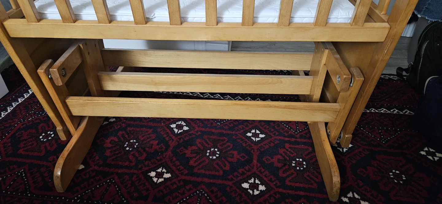 Beautiful Wooden Baby Cradle / Rocking Crib - photo 4
