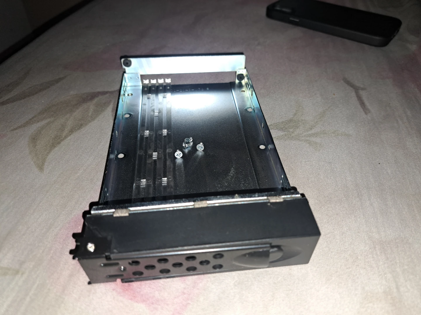 Hard drive Caddy with screws for servers