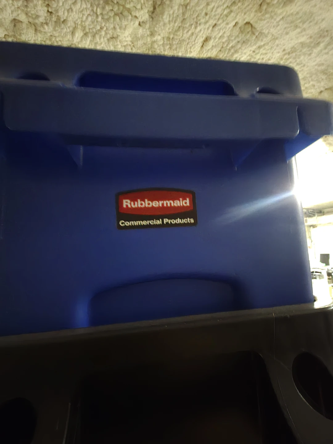 Rubbermaid Slim Jim 23 Gallon Trash Containers - photo 3