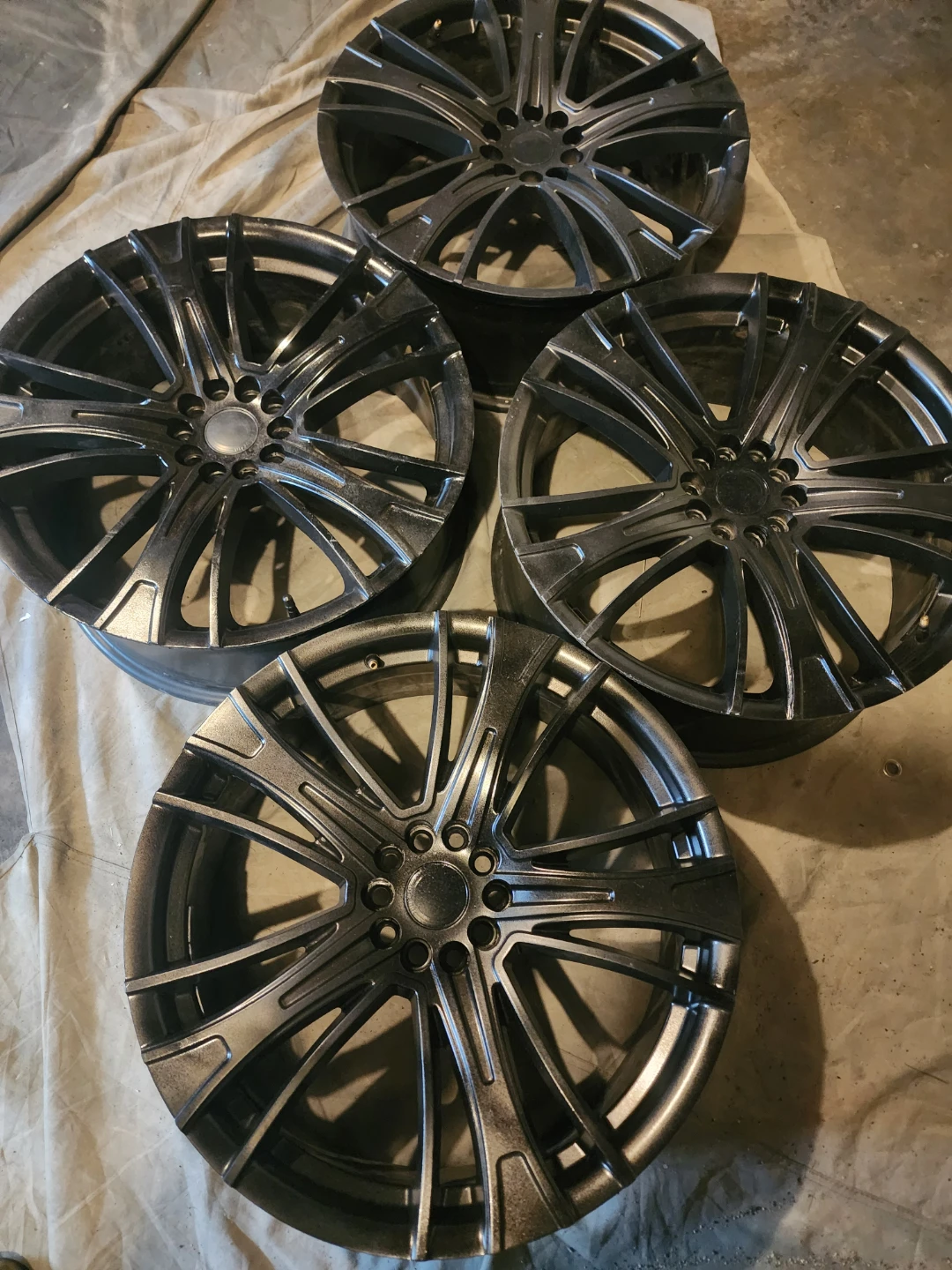 Set of 4 Multi-Spoke Aftermarket 20in. Wheels.