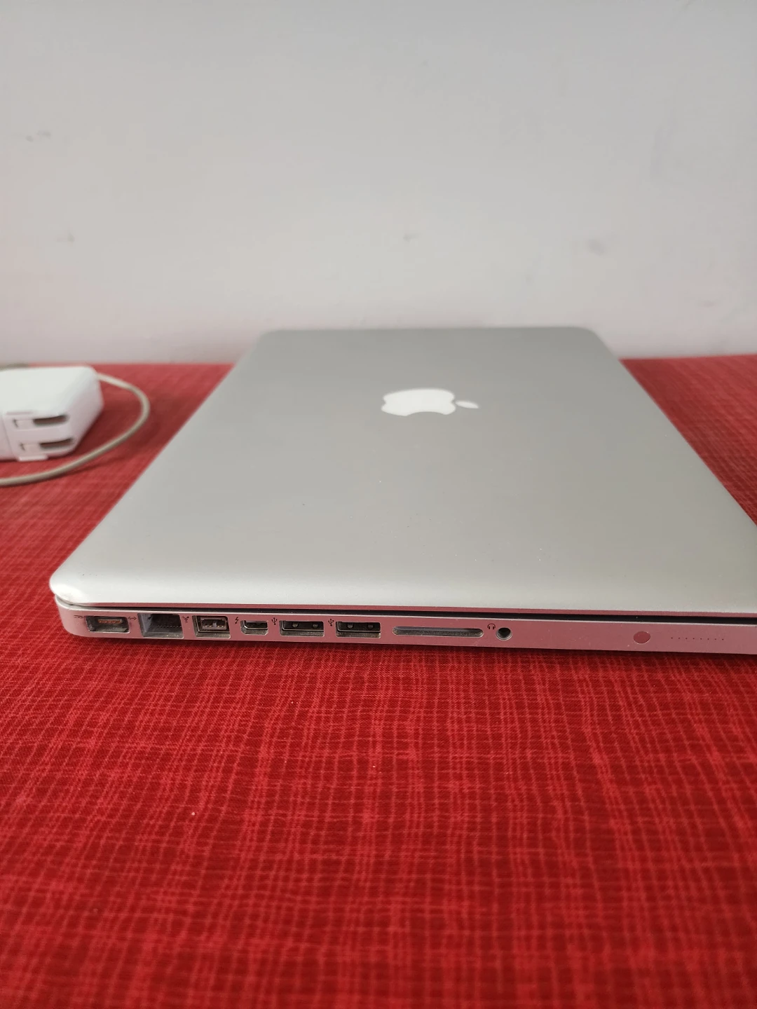 Apple MacBook Pro Laptop - photo 5