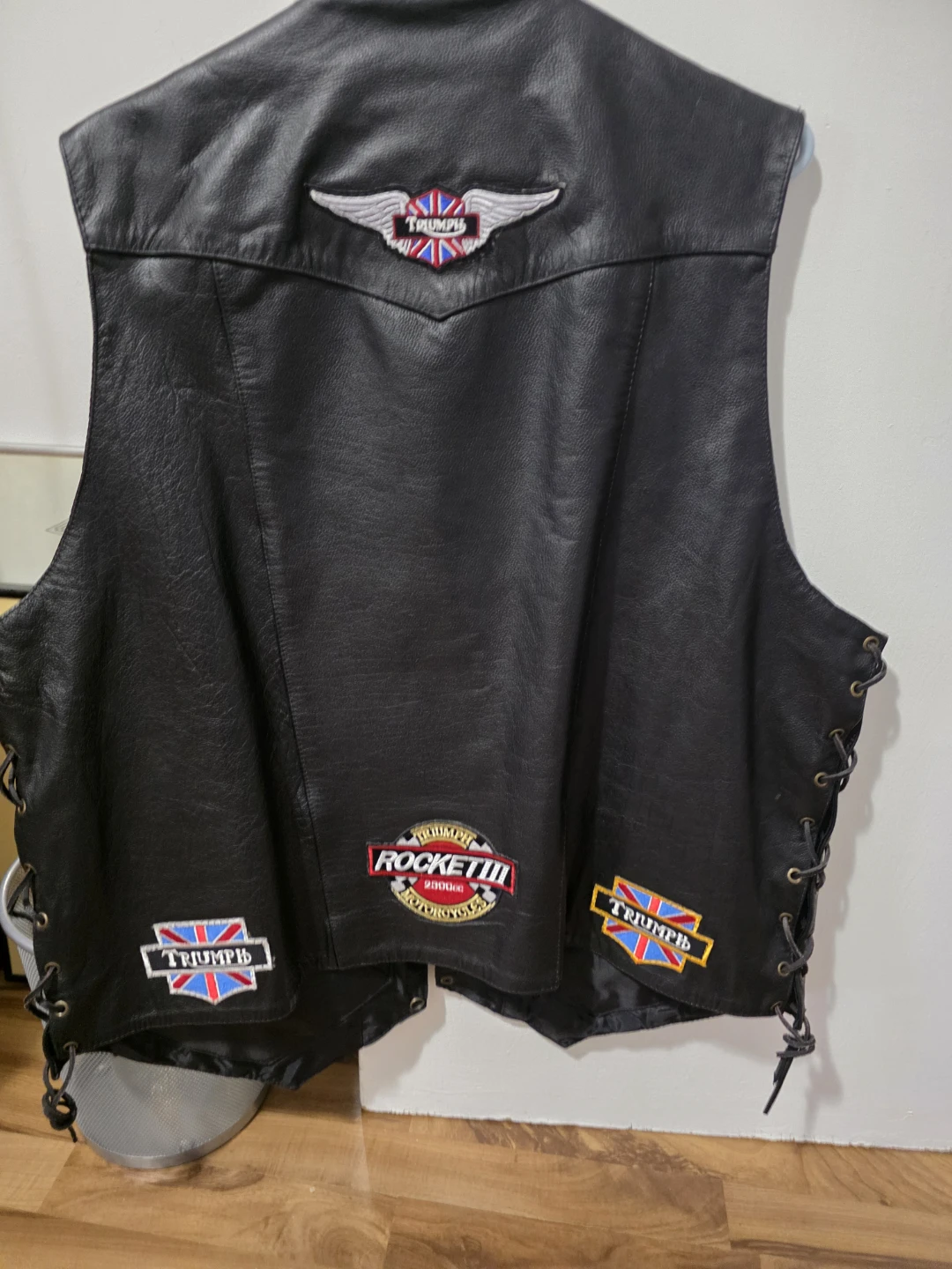 Triumph vest and motorcycle seat for Rocket 3