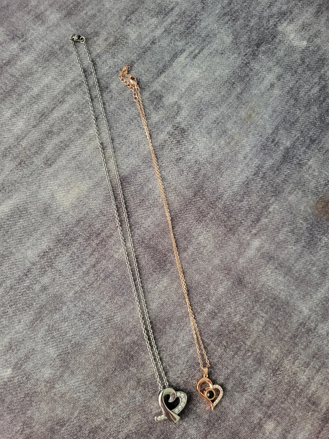2 Heart Pendant Necklaces - Silver and Rose Gold - photo 2