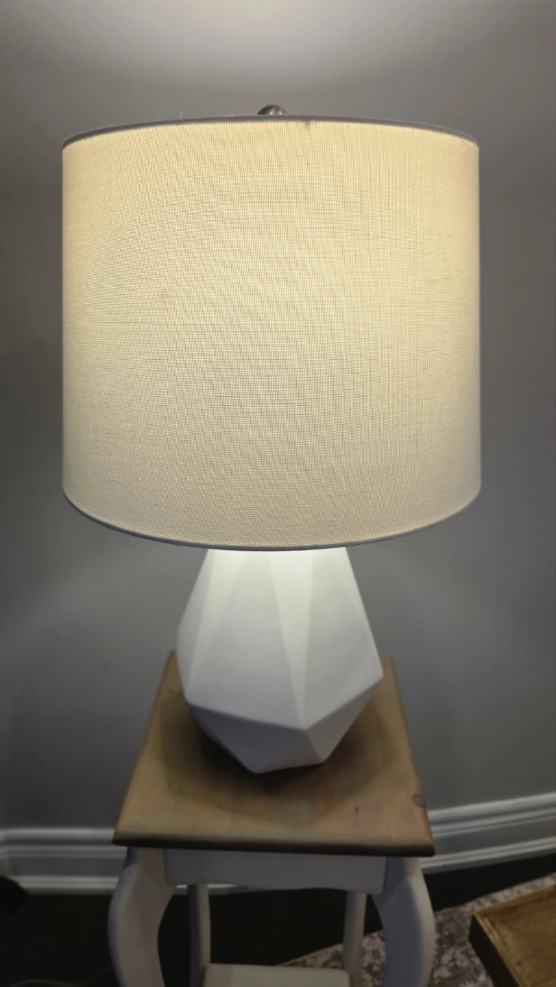 Geometric table lamp - photo 2