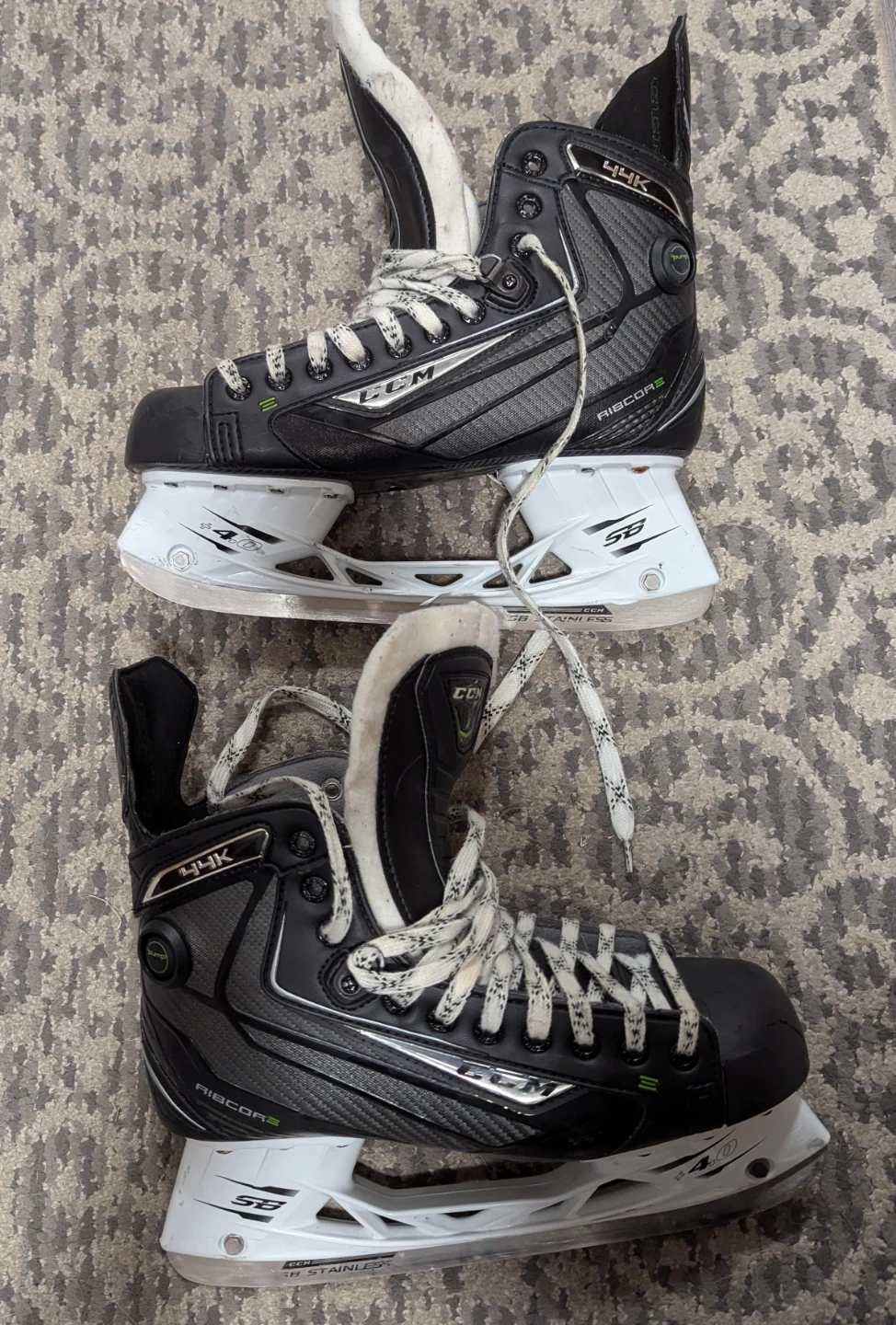 CCM Ribcor 44K Ice Skates Size 9.5