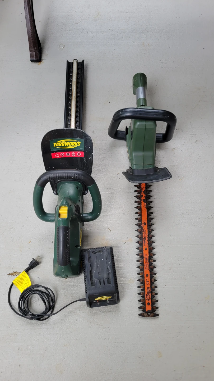 Yardworks 22" Cordless & 18" B&D Hedge Trimmer