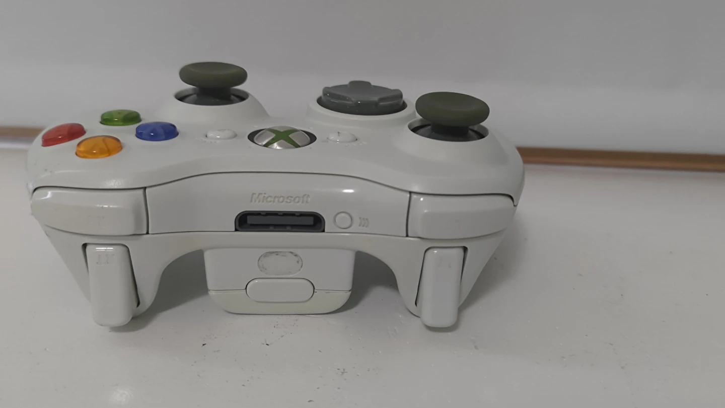 Xbox 360 Wireless Controllers - photo 3
