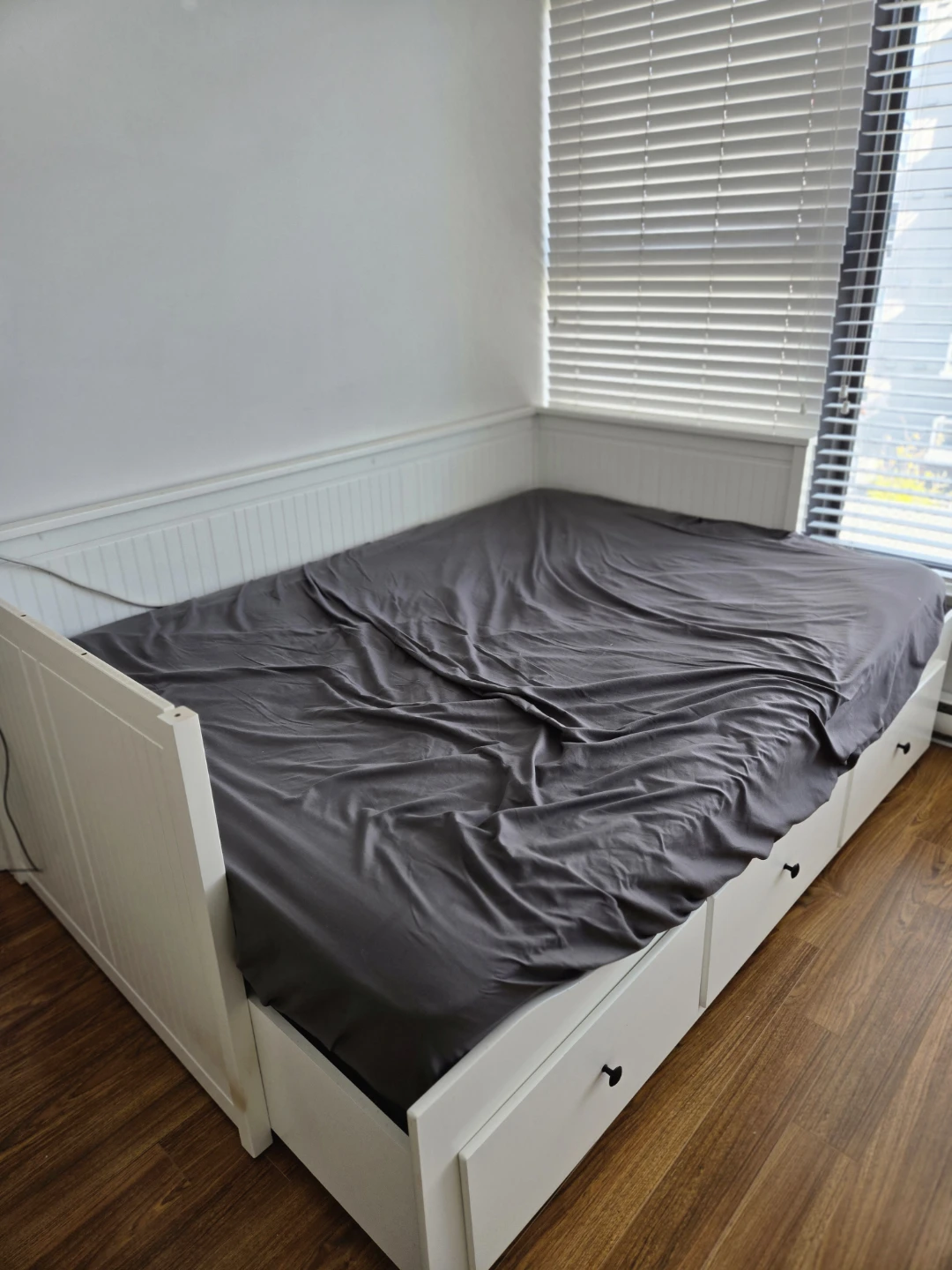 IKEA Hemnes Daybed with 3 Drawers - PICKUP only