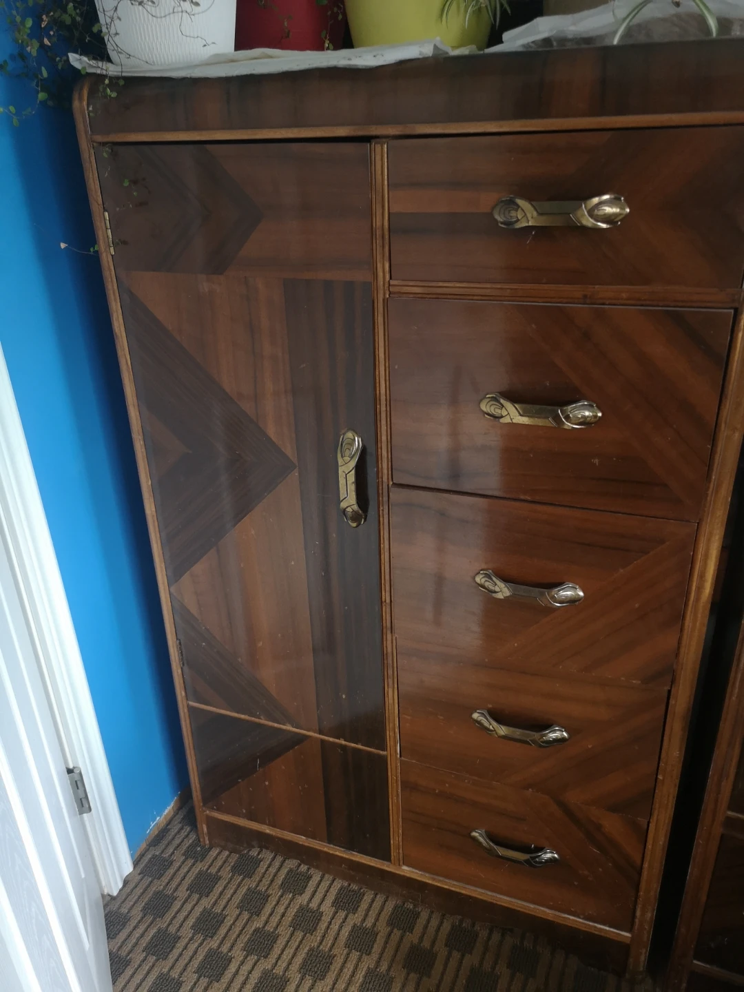 Wqterfall vintage dresser set