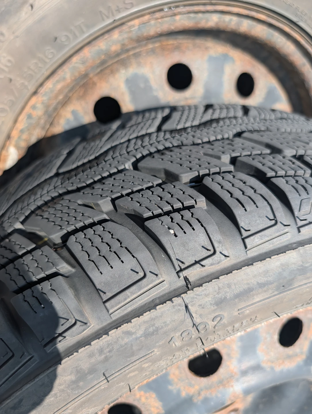 Set of 4 Uniroyal Tiger Paw Ice & Snow 3 Tires - photo 3