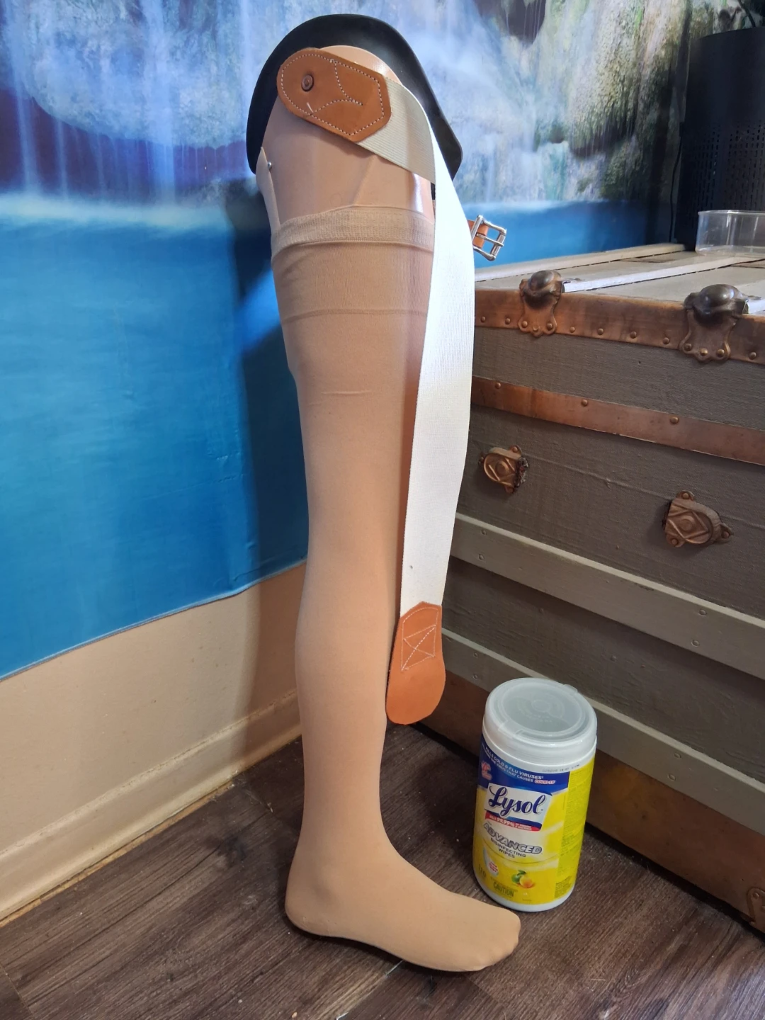 Prosthetic Leg with Attachment Belt - photo 2