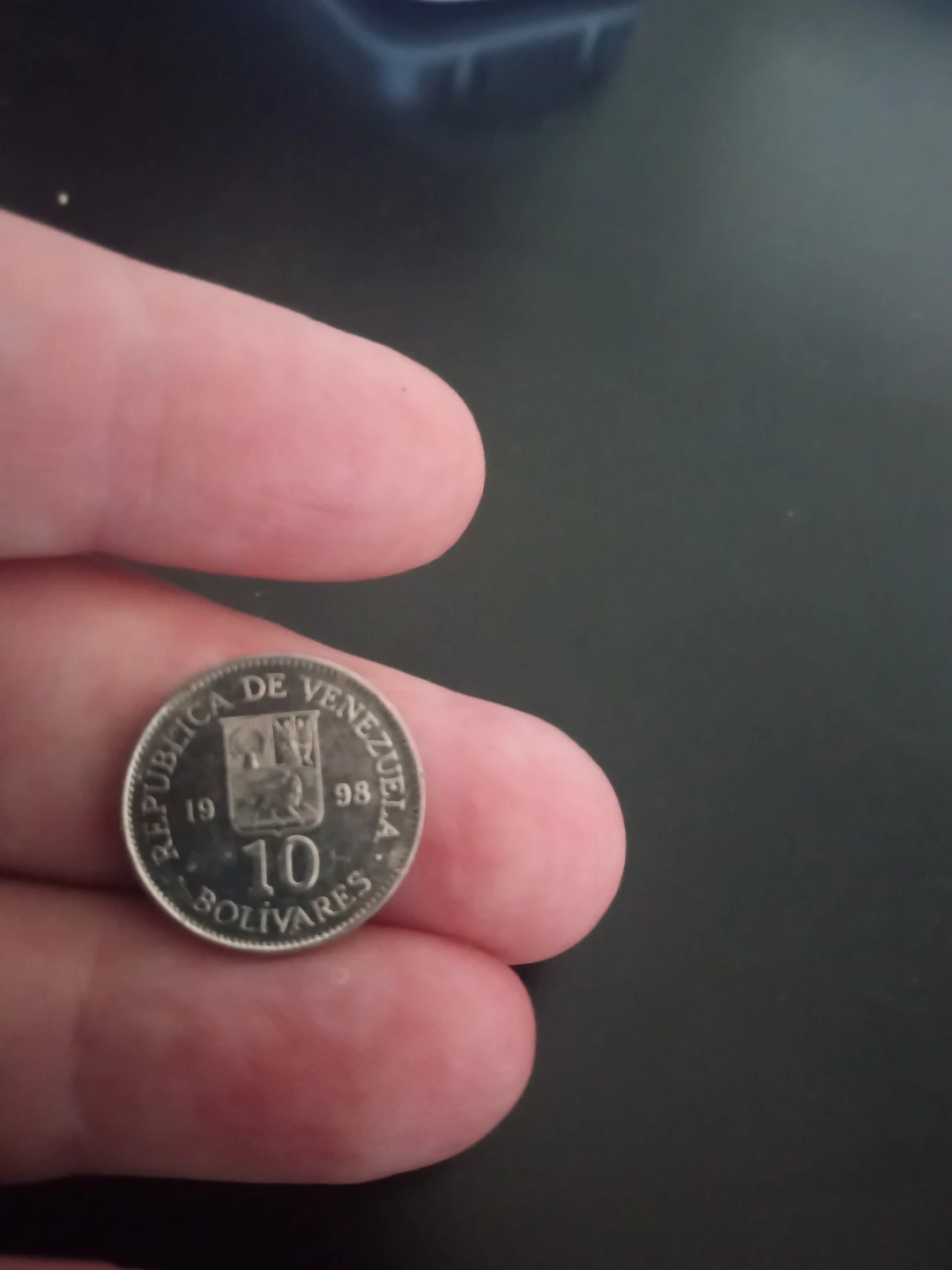 10 Bolivares Coin - Venezuela 1998