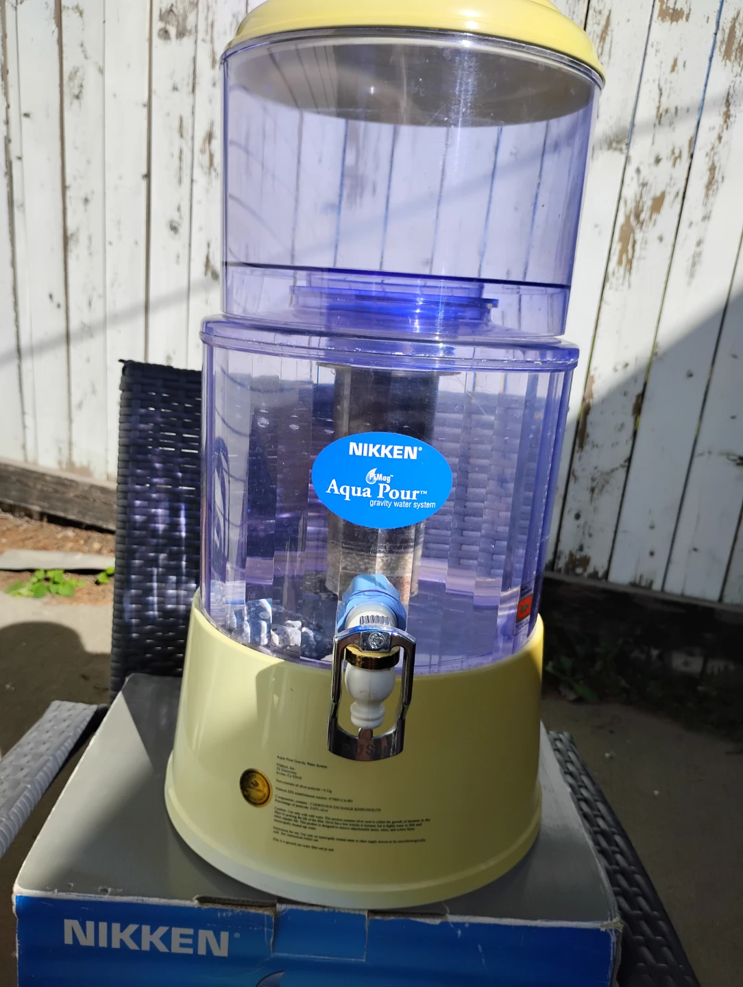Nikken PiMag Aqua Pour Gravity Water System - photo 2