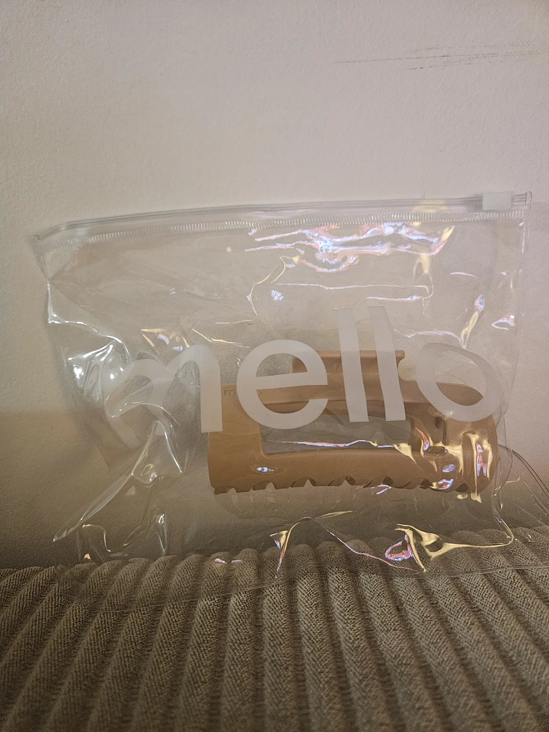 Mello flexible claw clip