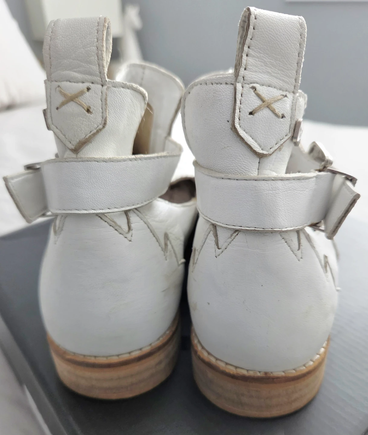 M&C White Leather Cut-Out Western Boots - photo 4