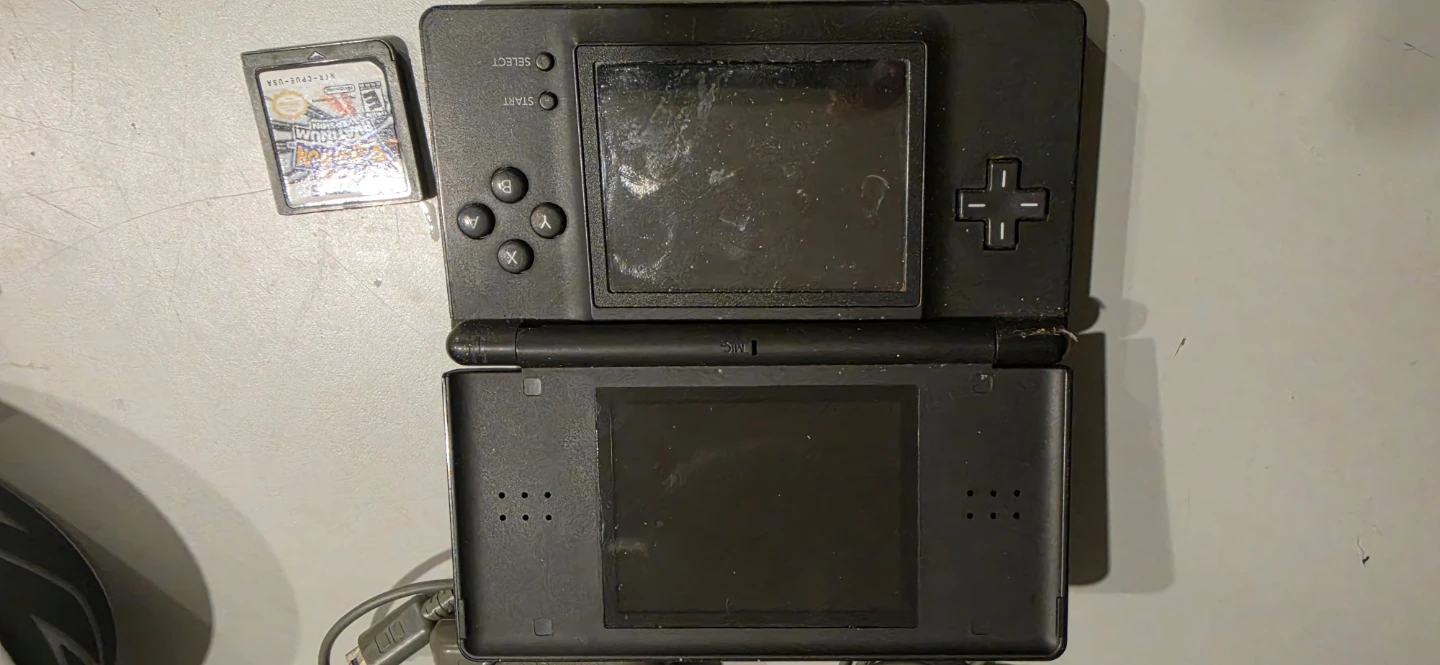 Nintendo DS Lite with free game