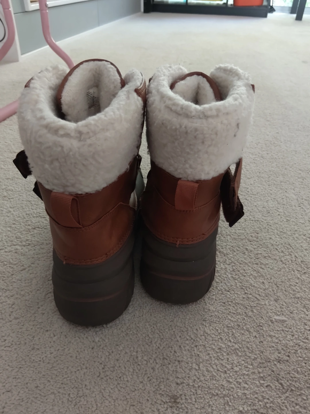 Joe Fresh Winter Boots Size 6 - photo 3