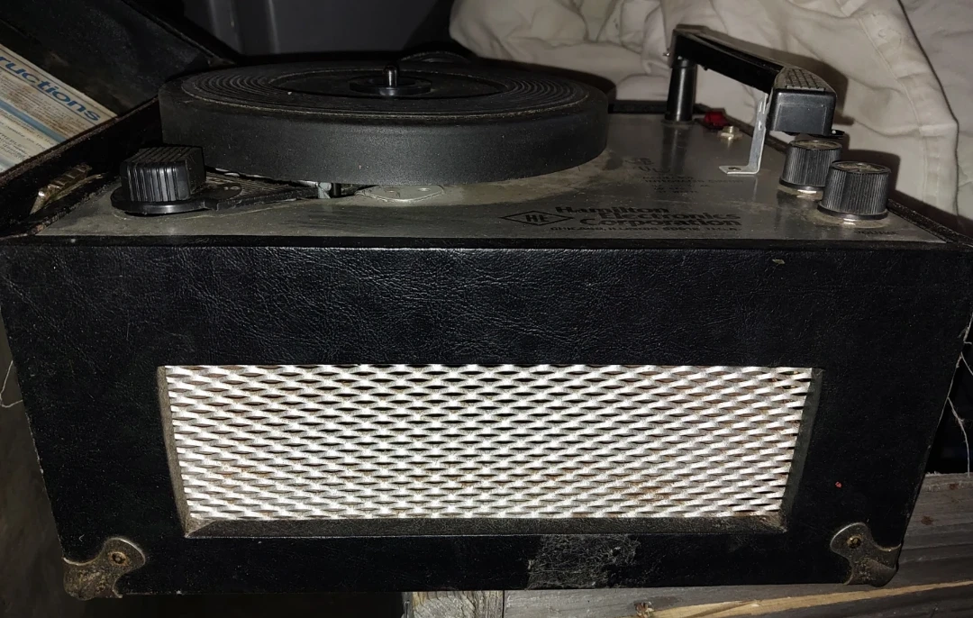 Antique Suitcase Record Player🏈 - photo 4
