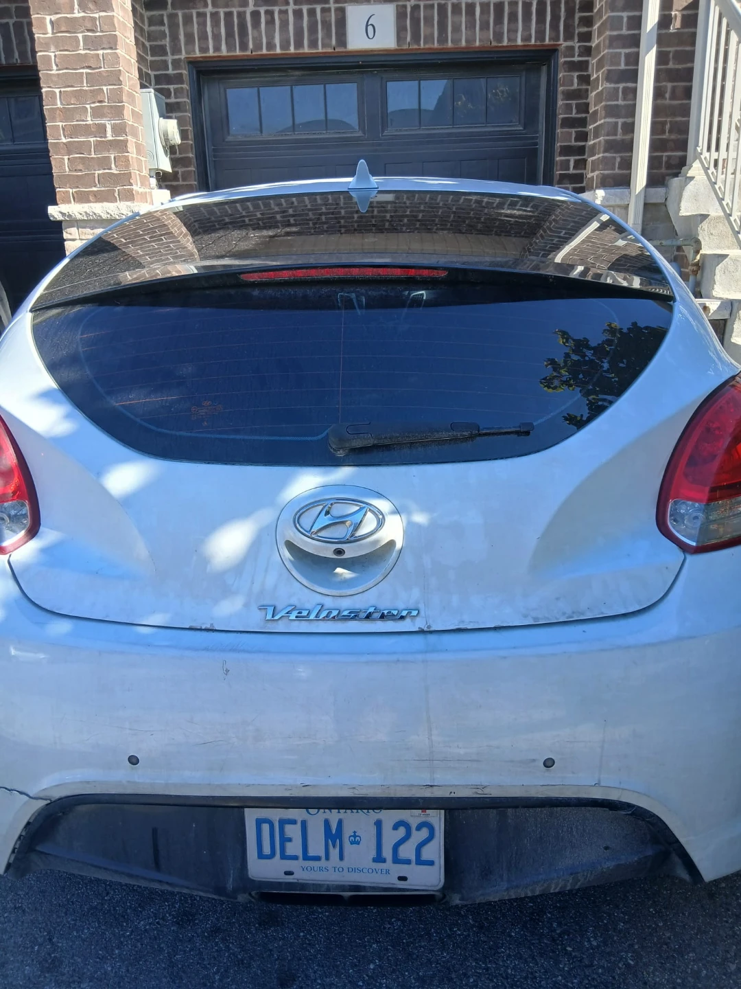 White Hyundai Veloster - photo 3