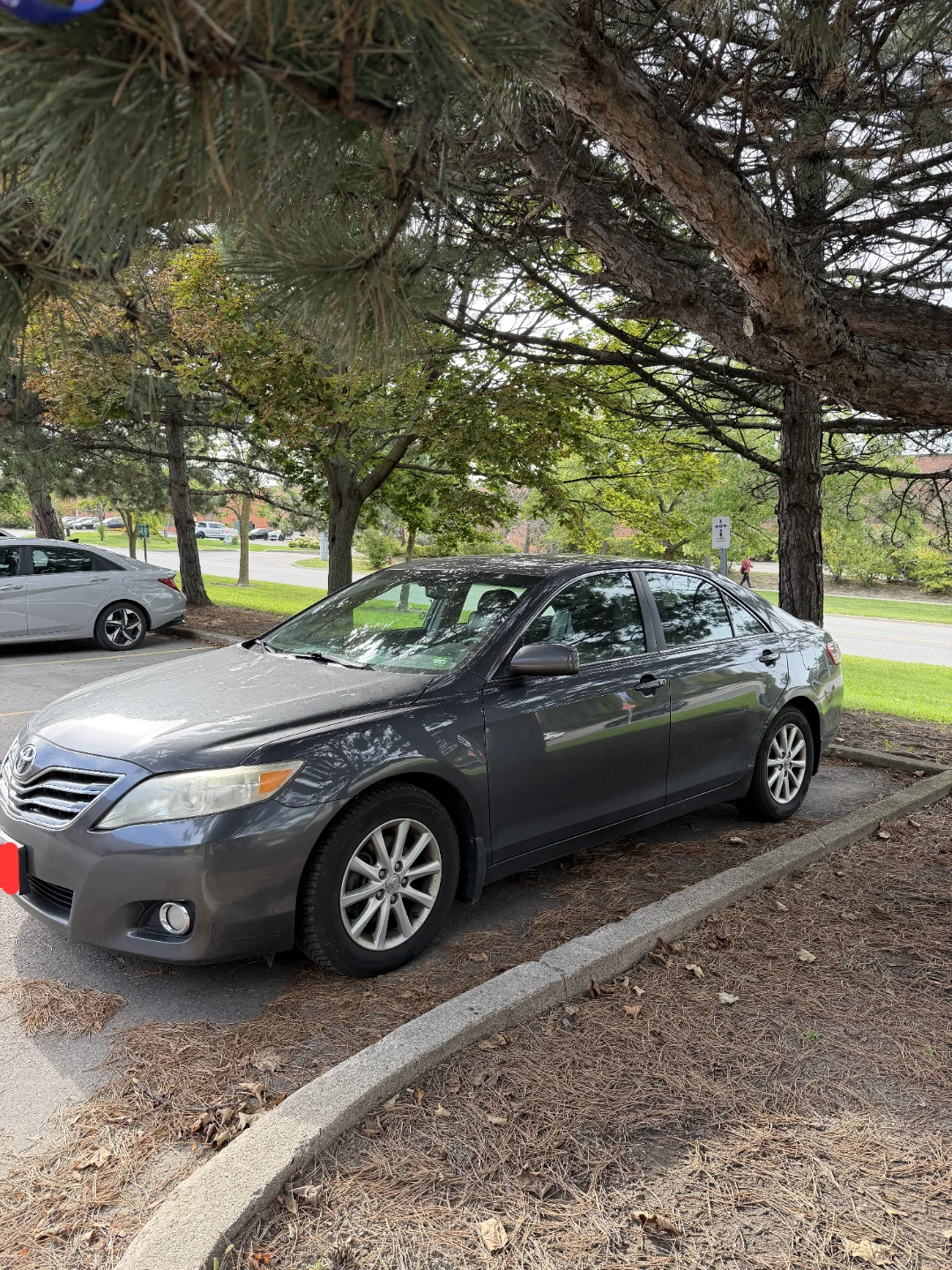 2011 Toyota Camry XLE - photo 4