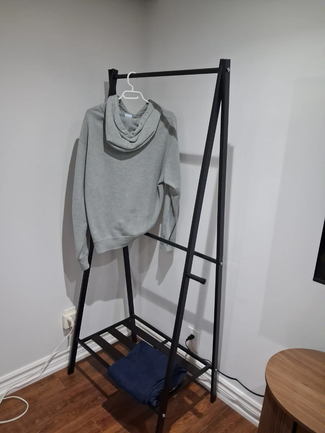 Black Metal Garment Rack - photo 2