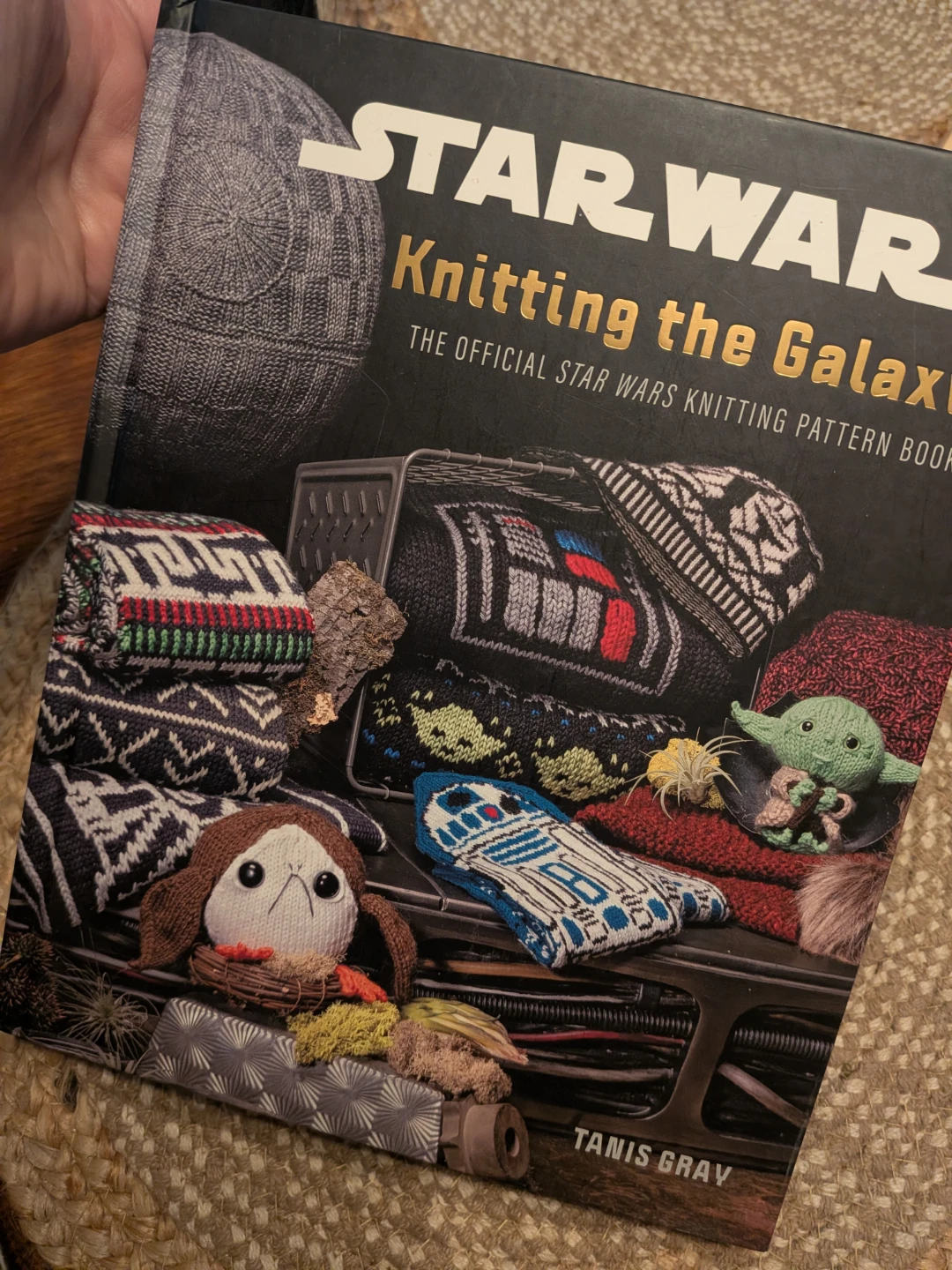 Star Wars: Knitting the Galaxy Pattern Book