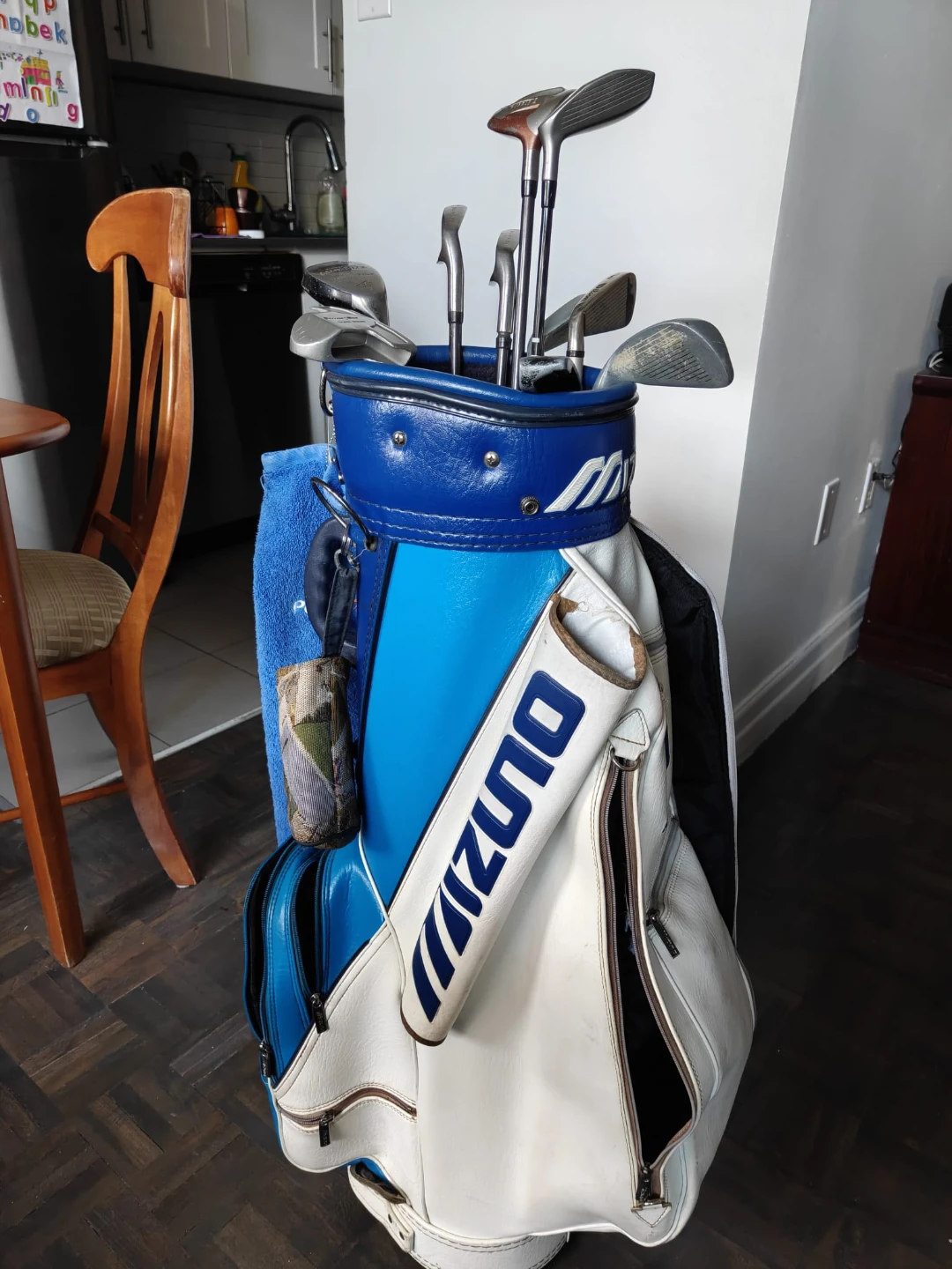 Mizuno Golf Bag with Mixed Clubs and Accessories