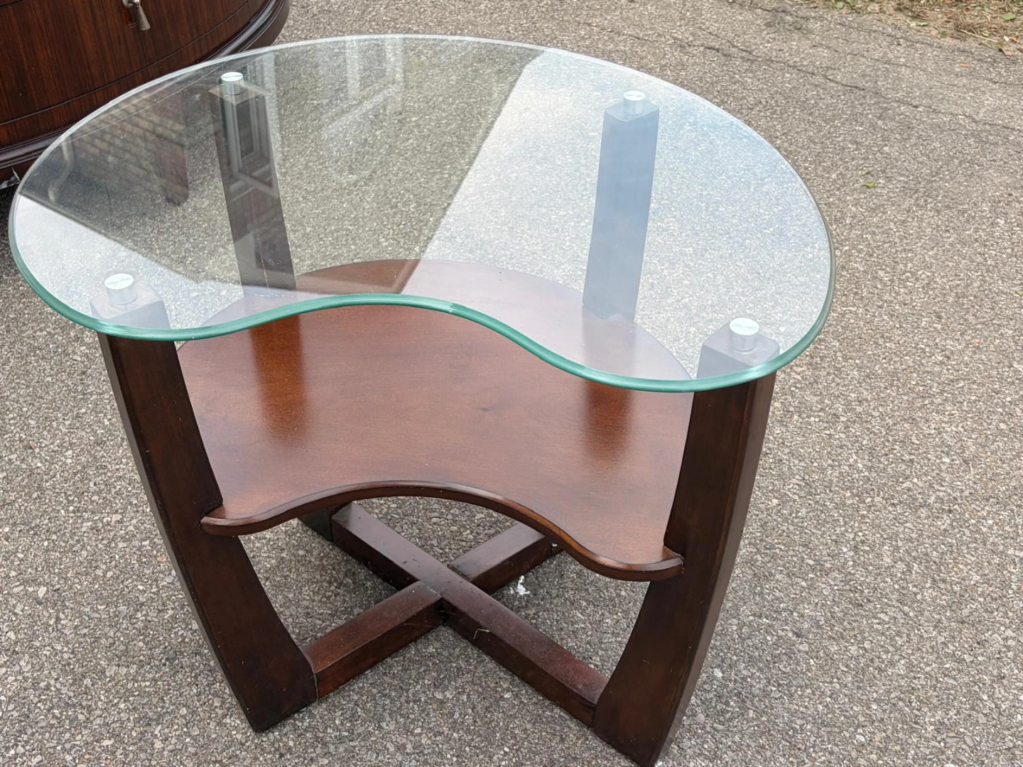 Kidney-Shaped Glass Side Table - photo 2