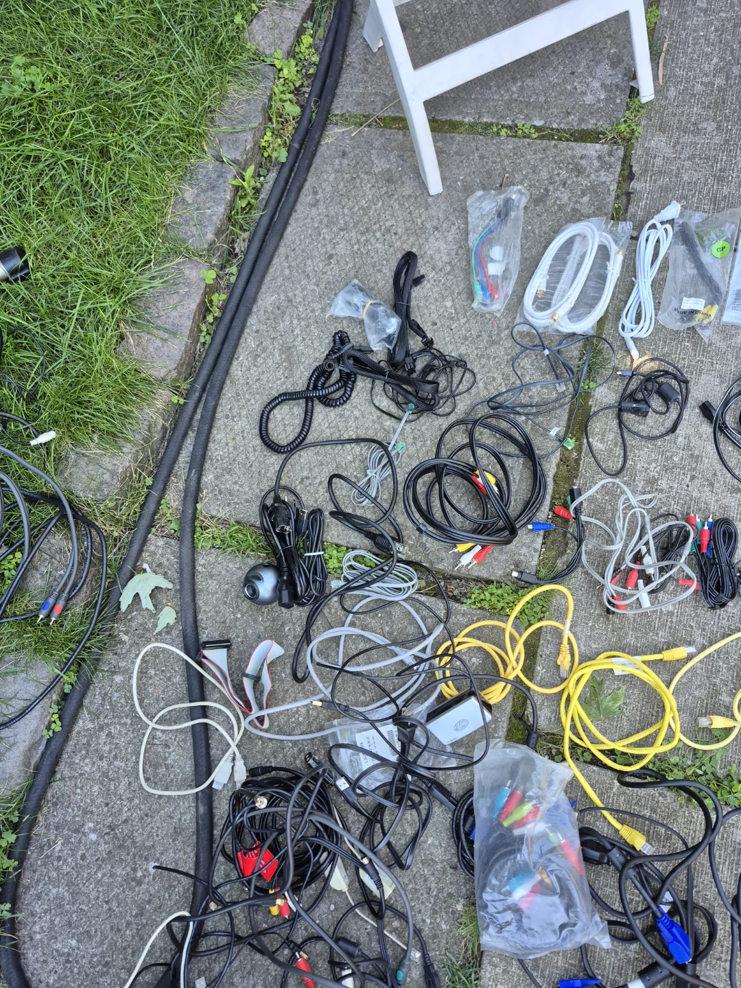 Large Collection of Assorted Electronic Cables - photo 3